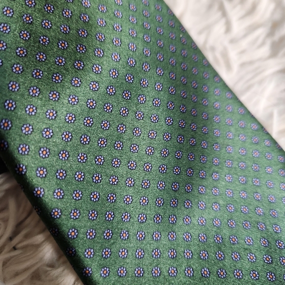 Oscar de la Renta Green Silk Tie - Polka Dot Floral Pattern, Men's Business Form - Picture 4 of 6